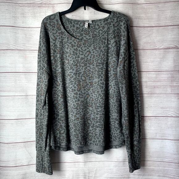Cable & Gauge Grey and Brown Leopard Print Shirt Long Sleeves Thumb Holes - Picture 1 of 16